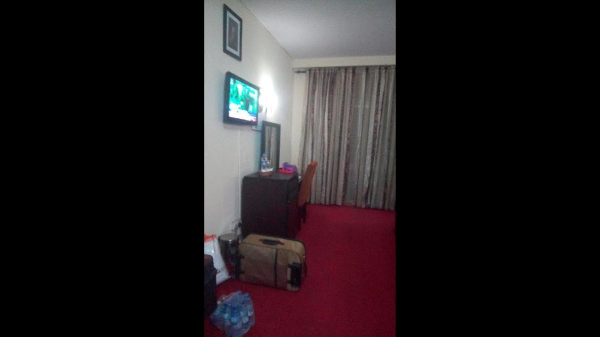 Room In Lodge - Premier Hotel-Ибадан Екстериор снимка